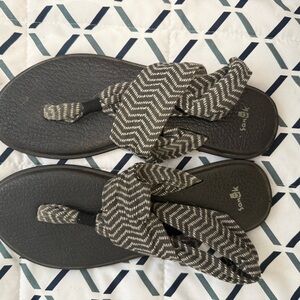 Sanuk Black and White Women's Sandals